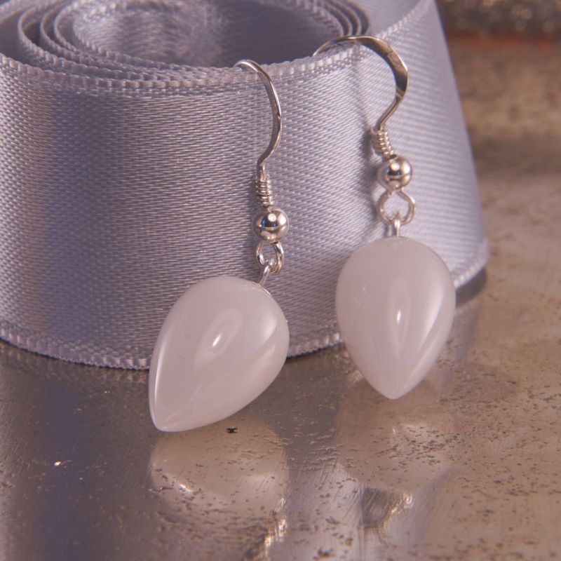 Preview: Ohrringe mit Cacholong Pendel